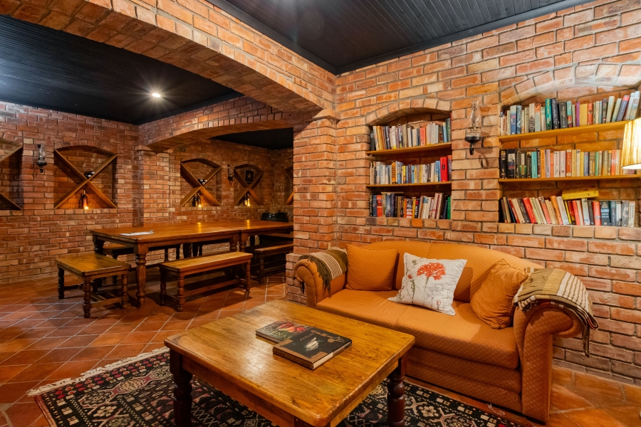 8 Bedroom Property for Sale in Gordons Bay Village Western Cape